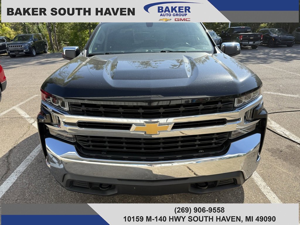2021 Chevrolet Silverado 1500 LT photo 2