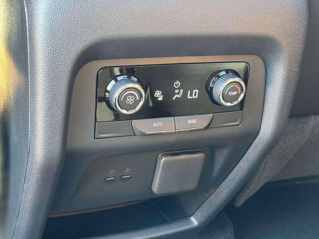 2027 Chevrolet Traverse Z71 - Photo 24