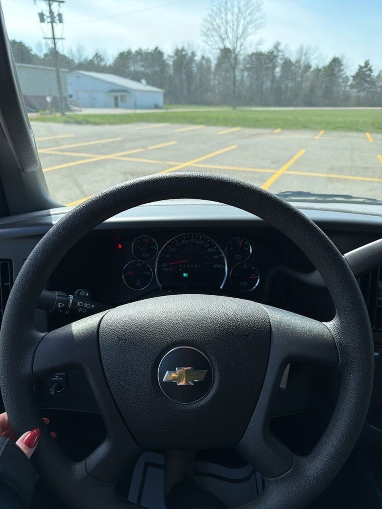 2025 Chevrolet Express Cargo Work Van - Photo 19