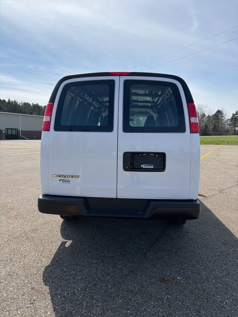 2025 Chevrolet Express Cargo Work Van - Photo 6