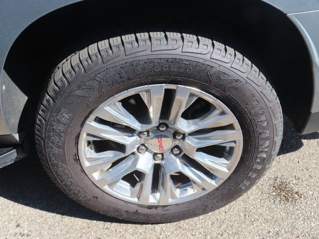 2024 GMC Yukon XL Denali - Photo 16