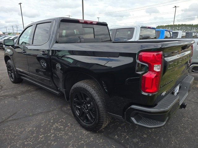 2025 Chevrolet Silverado 1500 High Country photo 3