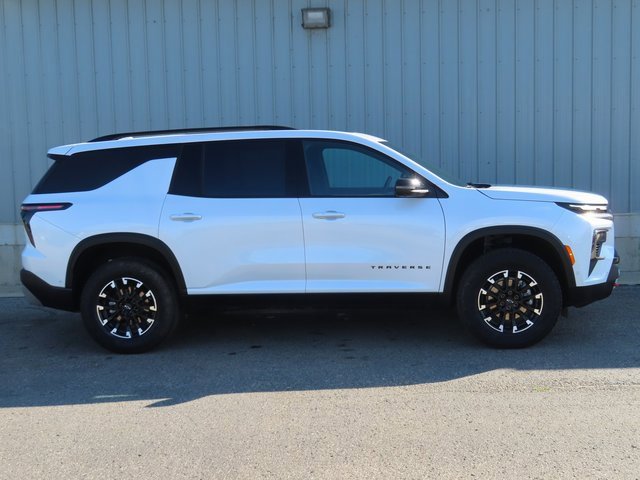 2025 Chevrolet Traverse Z71 photo 2