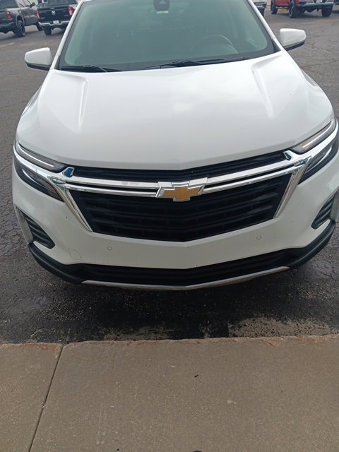 2022 Chevrolet Equinox LT photo 2
