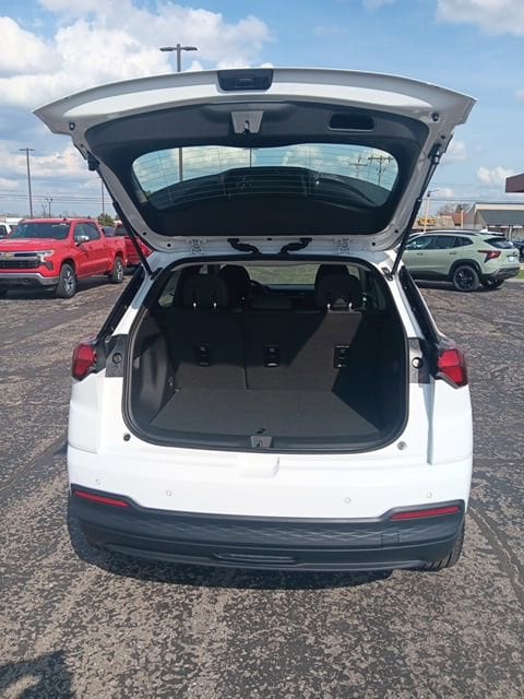 2027 Chevrolet Bolt LT - Photo 23