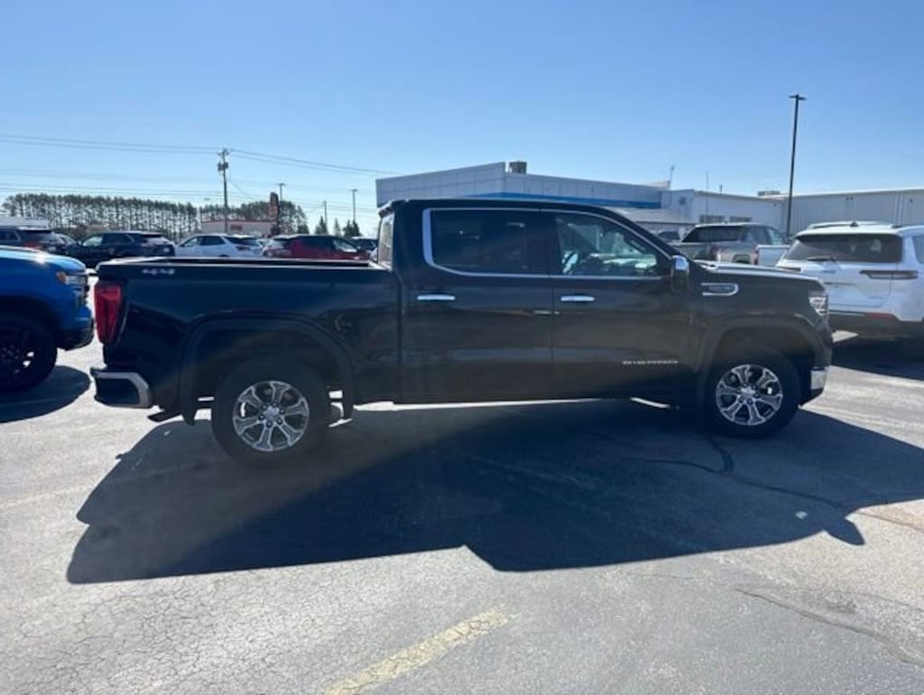 Used 2025 GMC Sierra 1500 SLT Truck Crew Cab