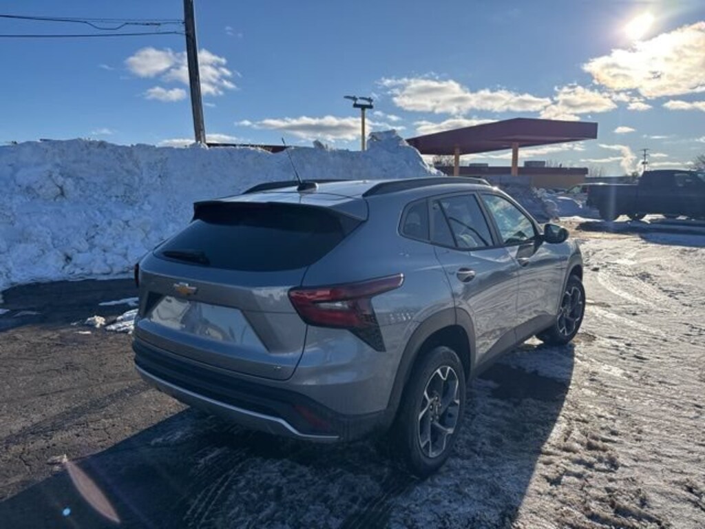 New 2026 Chevrolet Trax LT SUV