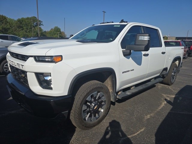2021 Chevrolet Silverado 2500HD Custom photo 3