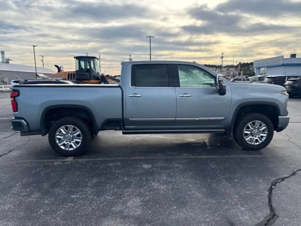 Used 2024 Chevrolet Silverado 2500 HD High Country Truck Crew Cab