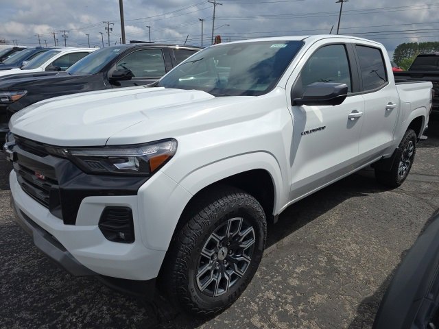 2025 Chevrolet Colorado Z71 photo 3