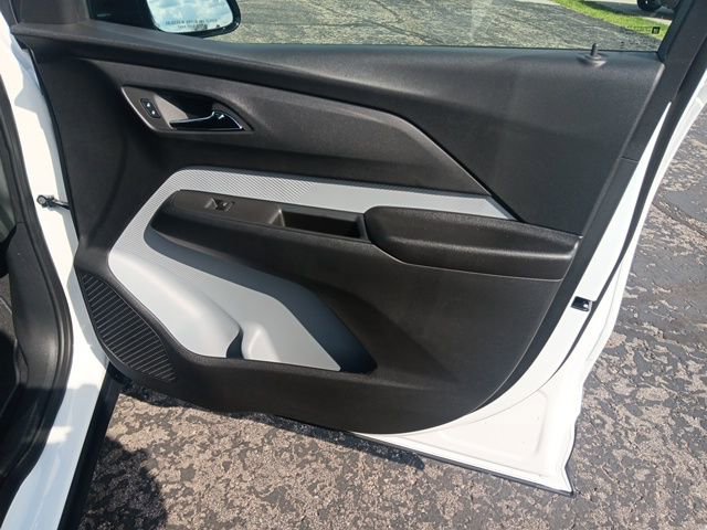 2027 Chevrolet Bolt LT - Photo 28