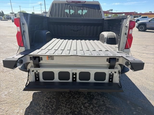 2026 Chevrolet Silverado 1500 ZR2 - Photo 9