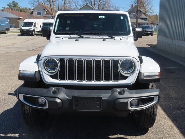 2024 Jeep Wrangler 4-Door Sahara - Photo 11