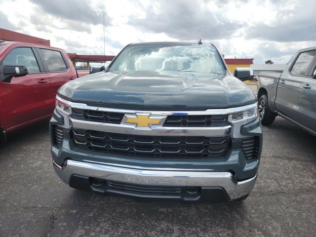 2025 Chevrolet Silverado 1500 LT photo 3