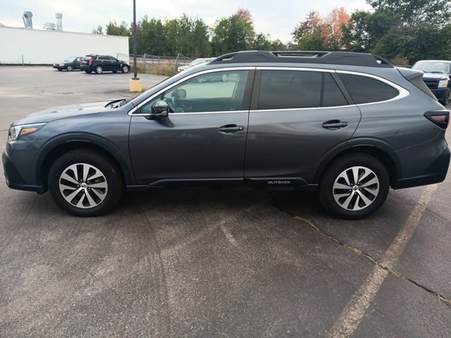 2022 Subaru Outback Premium photo 4
