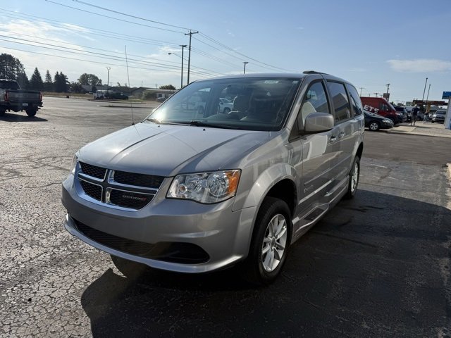 2016 Dodge Grand Caravan SXT photo 2