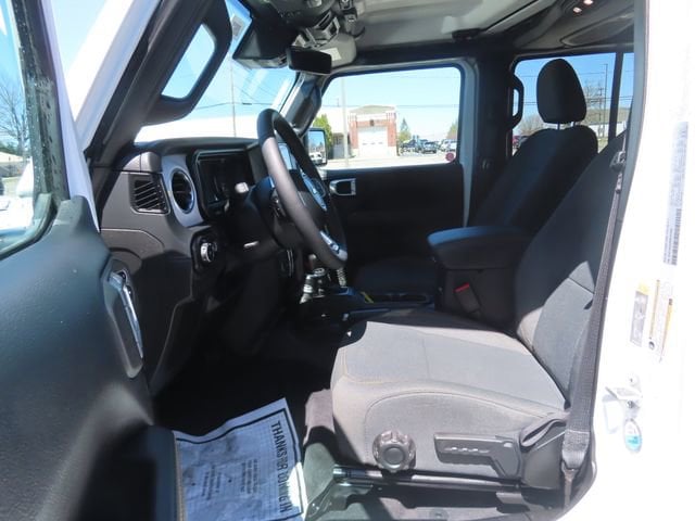 2024 Jeep Wrangler 4-Door Sahara - Photo 18