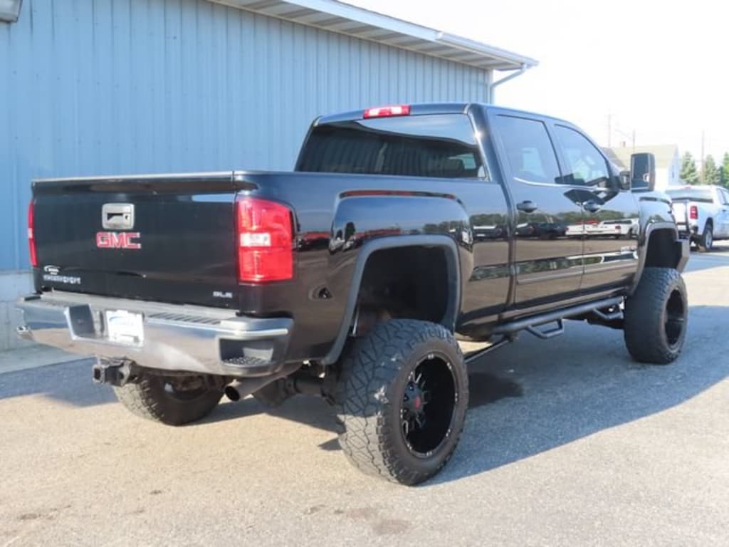 Used 2017 GMC Sierra 2500 HD SLE Truck Crew Cab