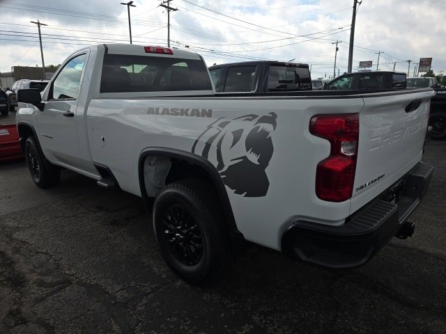 2025 Chevrolet Silverado 2500HD photo 2