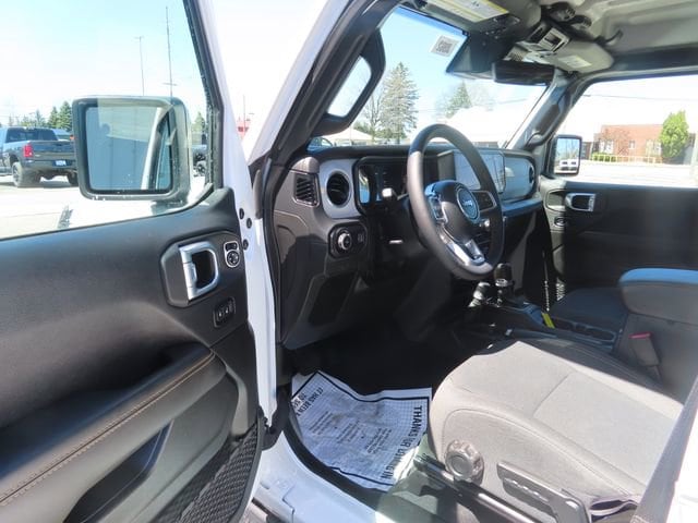 2024 Jeep Wrangler 4-Door Sahara - Photo 17