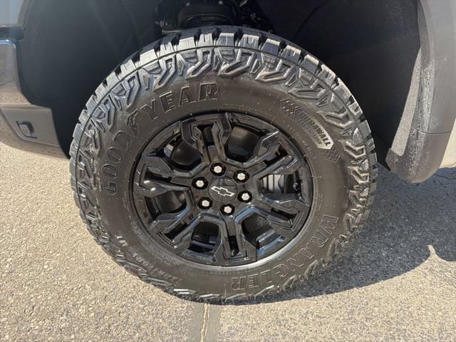 2026 Chevrolet Silverado 1500 ZR2 - Photo 13