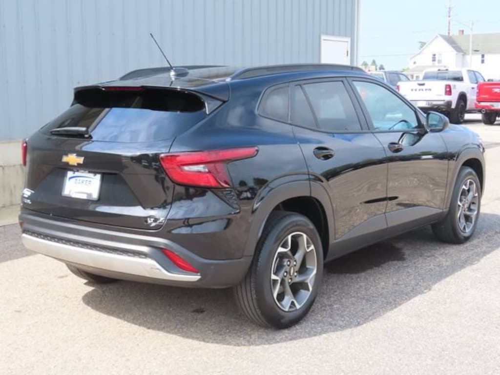 Used 2024 Chevrolet Trax LT SUV