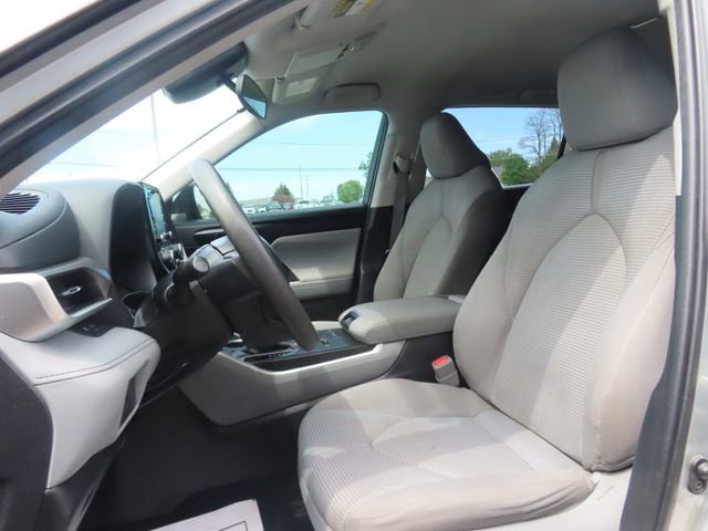 2021 Toyota Highlander L - Photo 17