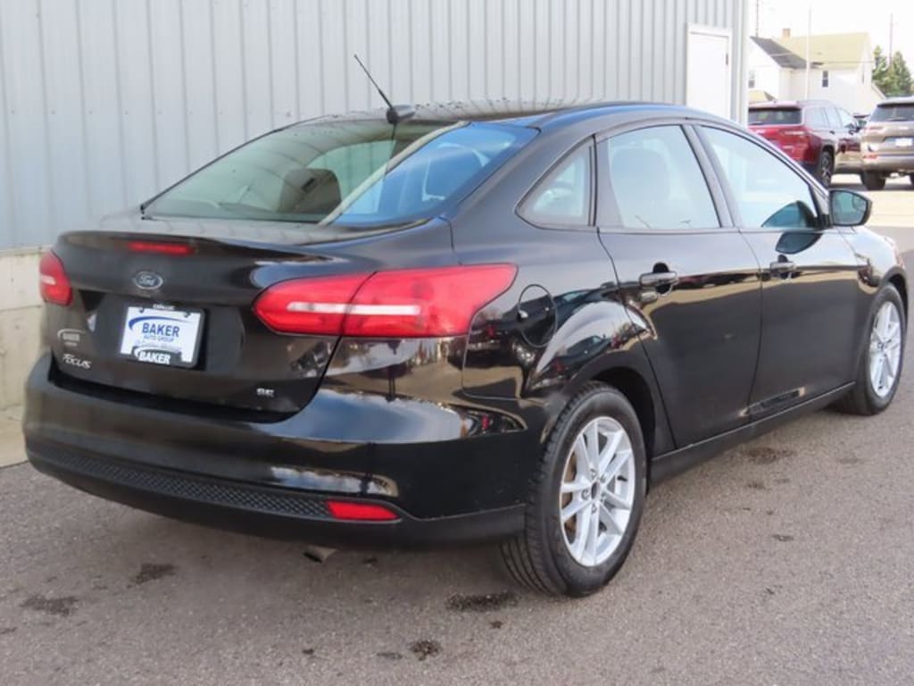 Used 2017 Ford Focus SE Sedan