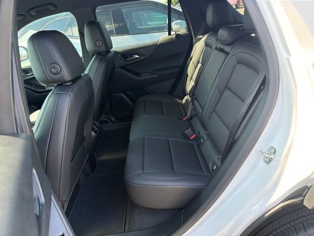 2027 Chevrolet Equinox LT - Photo 16