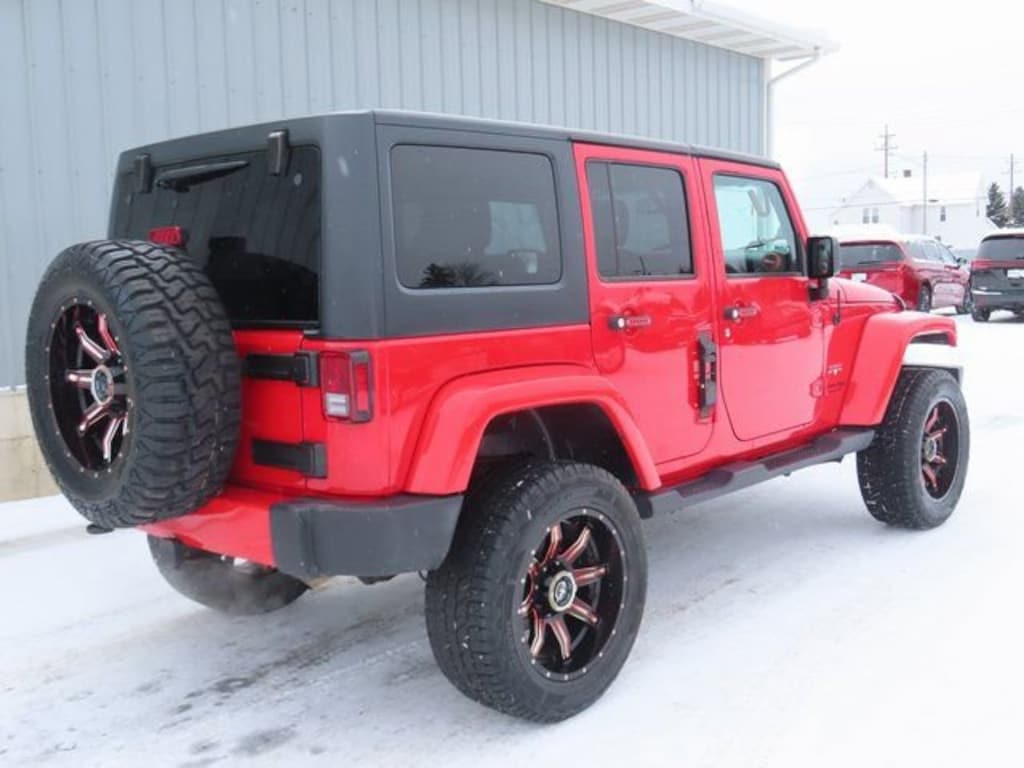 Used 2018 Jeep Wrangler JK Unlimited Sahara 4x4 SUV