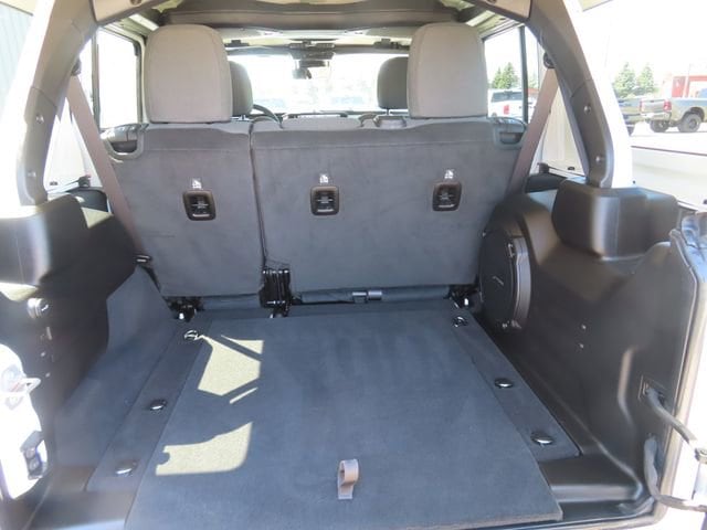 2024 Jeep Wrangler 4-Door Sahara - Photo 30