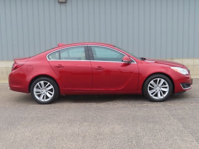 Used 2015 Buick Regal Base with VIN 2G4GK5EX9F9175109 for sale in Cadillac, MI