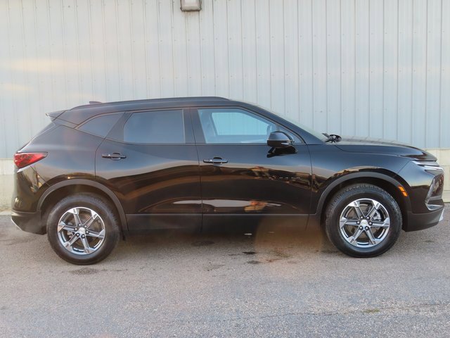 2023 Chevrolet Blazer 2LT photo 2