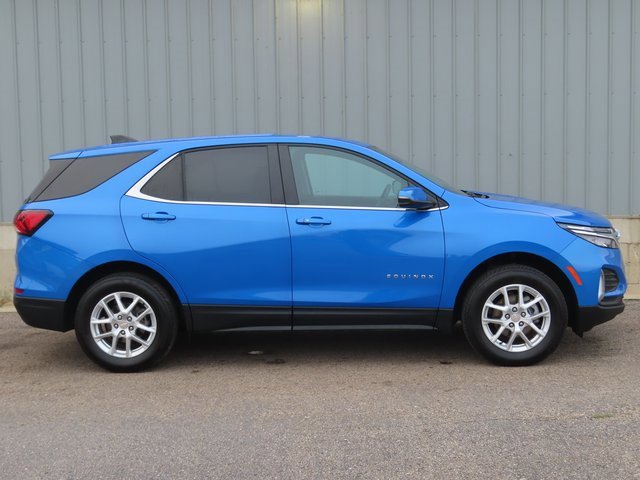 2024 Chevrolet Equinox LT photo 2