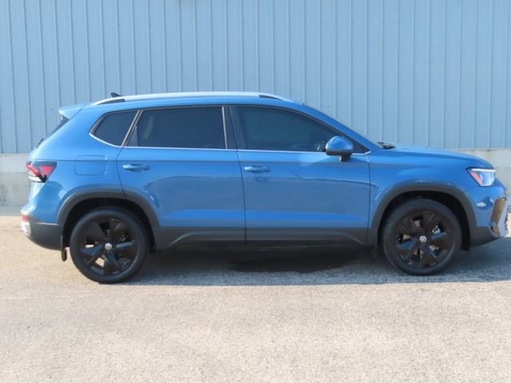 Used 2025 Volkswagen Taos 1.5T SE SUV
