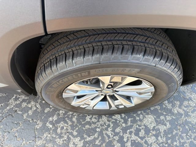 2027 Chevrolet Equinox LT - Photo 11