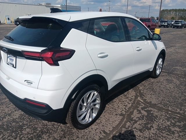 2027 Chevrolet Bolt LT - Photo 9