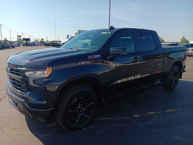 2022 Chevrolet Silverado 1500 RST photo 2