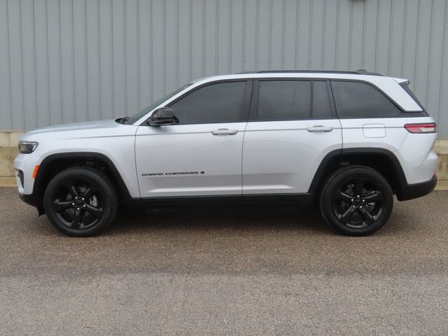 2023 Jeep Grand Cherokee Altitude - Photo 7