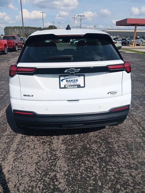 2027 Chevrolet Bolt LT - Photo 8
