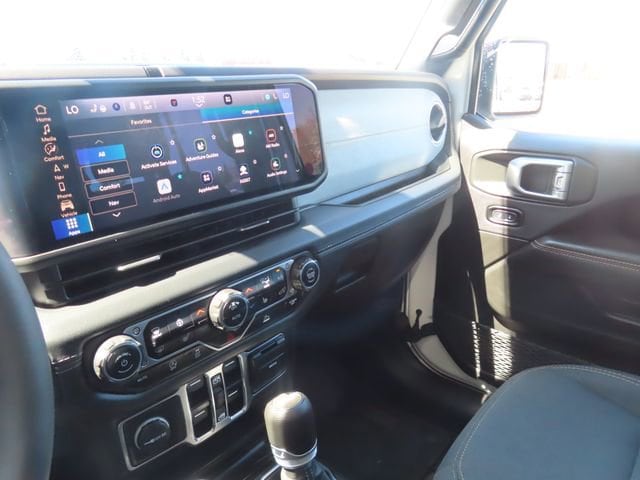 2024 Jeep Wrangler 4-Door Sahara - Photo 37