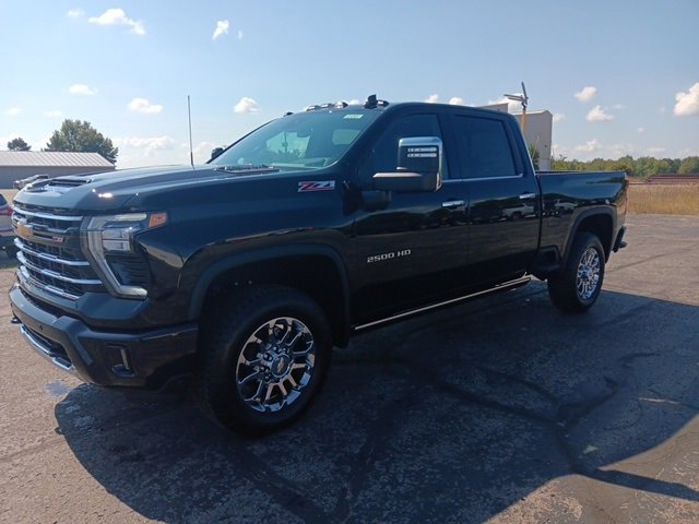 2026 Chevrolet Silverado 2500HD LTZ photo 3