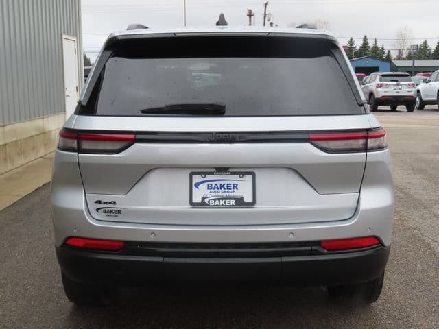 2023 Jeep Grand Cherokee Altitude - Photo 9