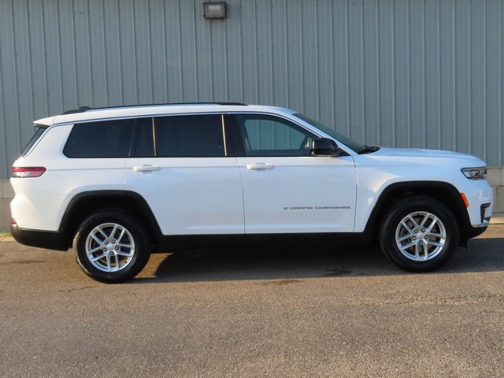 Used 2022 Jeep Grand Cherokee L Laredo 4x4 SUV