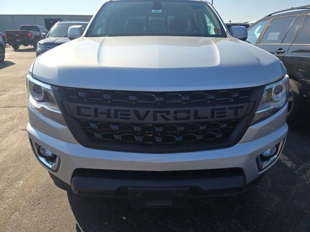 2019 Chevrolet Colorado LT photo 2
