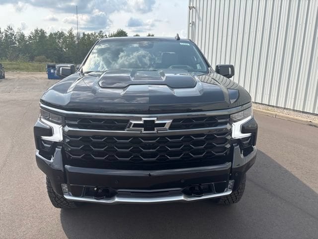 2026 Chevrolet Silverado 1500 ZR2 - Photo 9
