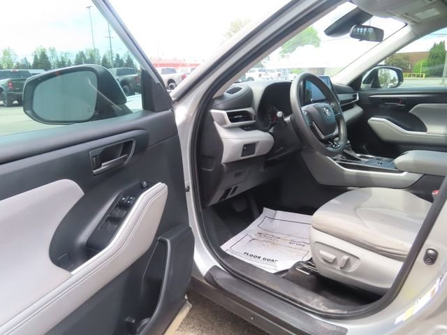 2021 Toyota Highlander L - Photo 15
