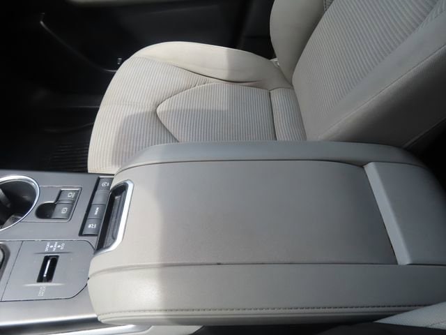 2021 Toyota Highlander L - Photo 34