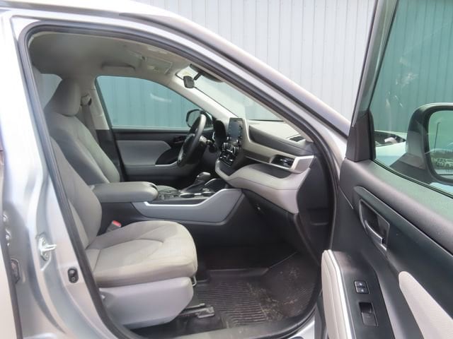 2021 Toyota Highlander L - Photo 21