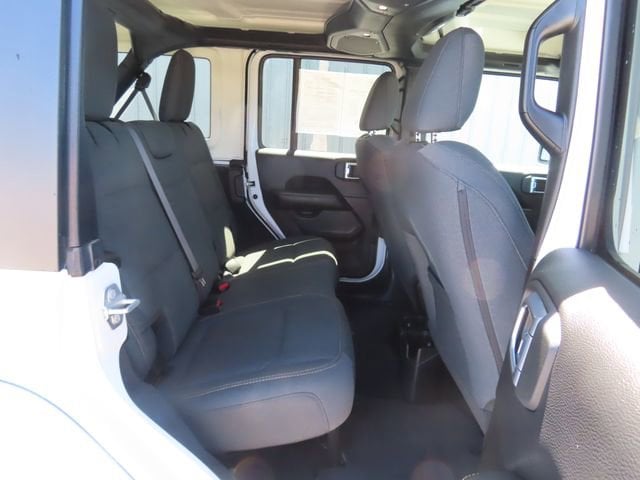 2024 Jeep Wrangler 4-Door Sahara - Photo 28